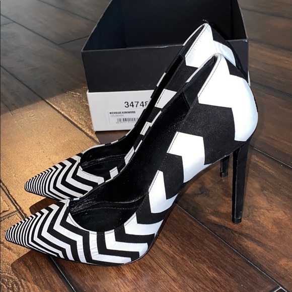 Nicholas Kirkwood Chevron Pointy Toe Pump - Picture 3 of 6